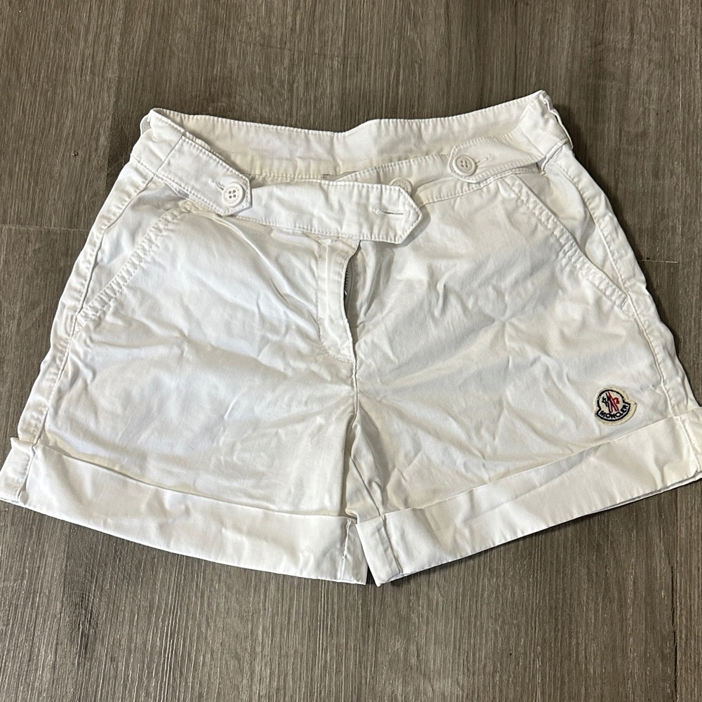 Moncler Girl shorts white
